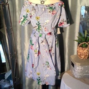 Velvet Heart poplin dress. Size Large. Wide self tie belt.